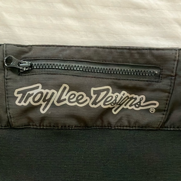 Troy Lee Design motocross fashion sport shorts / mesh venting size SMALL (3-4) - Picture 9 of 16